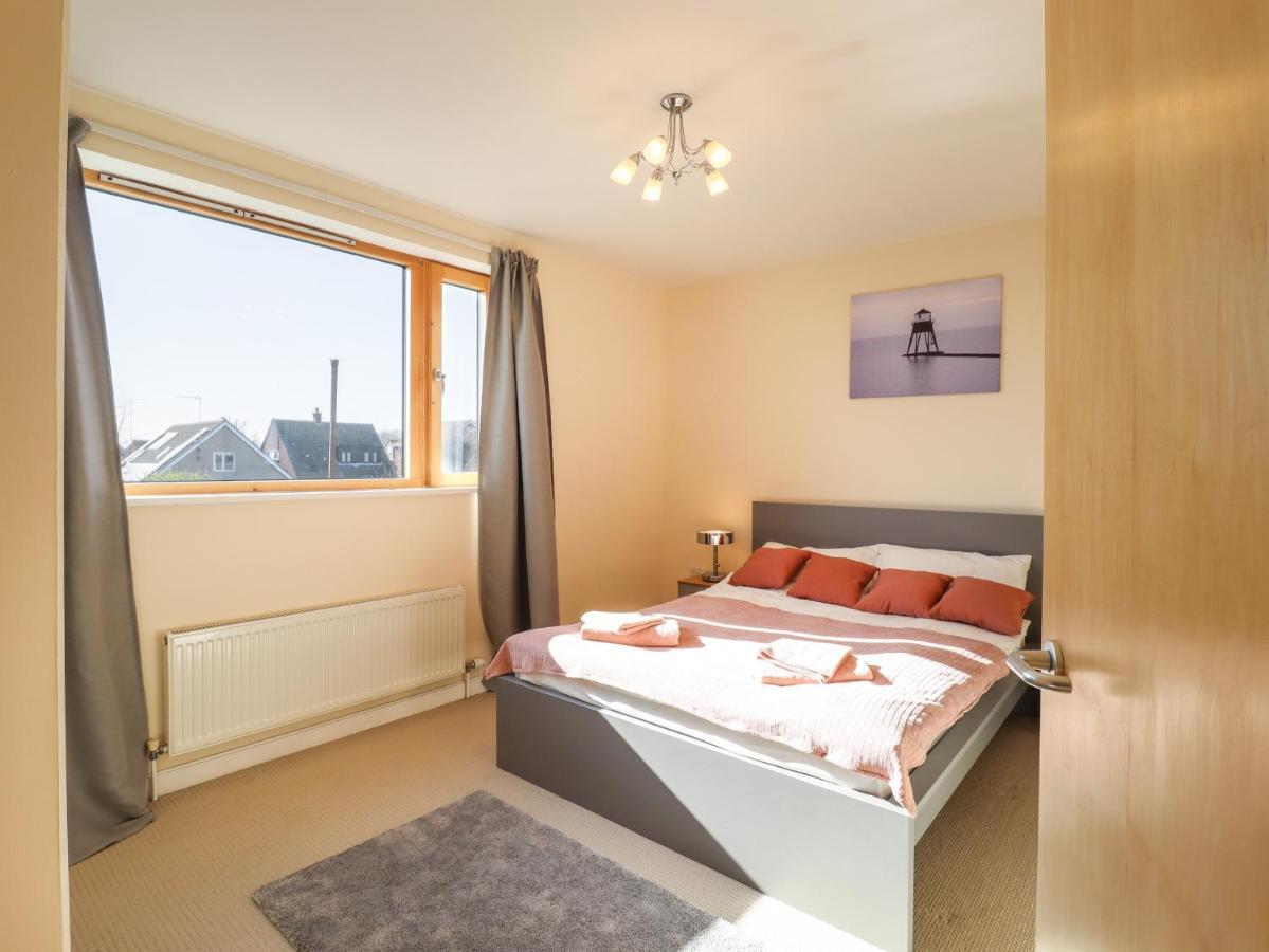 Flat 19 By The Beach Harwich Eksteriør bilde